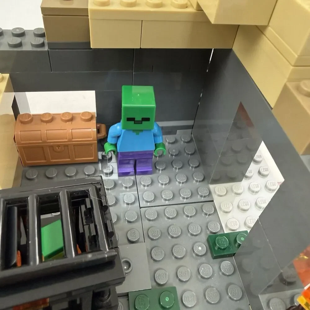 LEGO 21119 MINECRAFT - The Dungeon Minifigs Manual NO BOX - Missing one piece